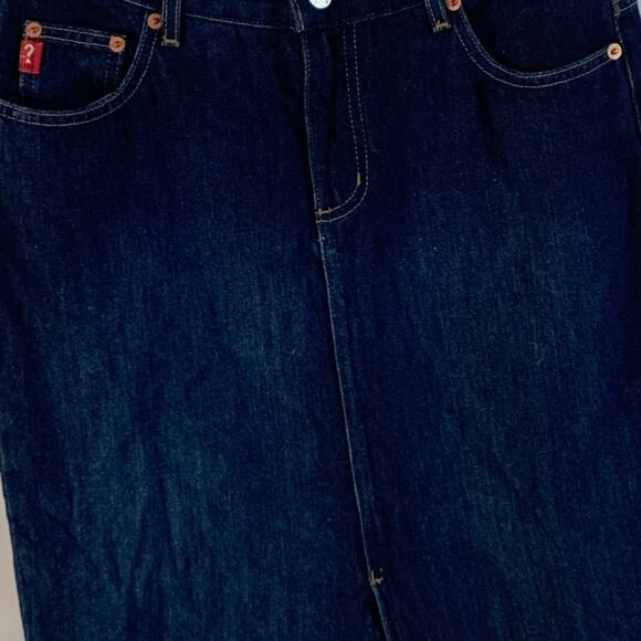 Guess - Picture 7 of 8